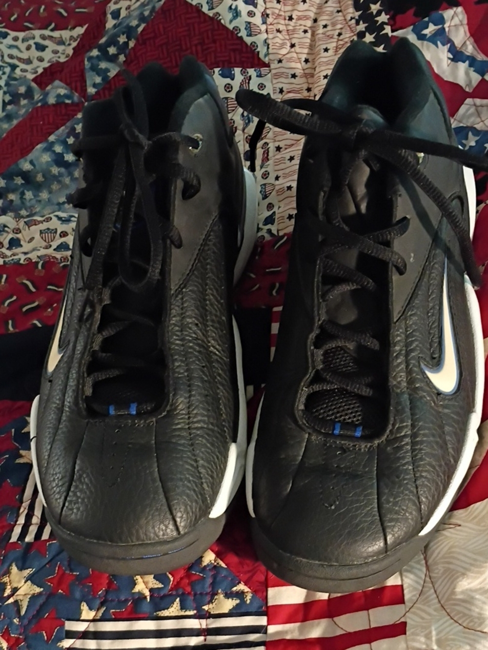 Nike Men’s Black and White Leather Athletic Sneakers